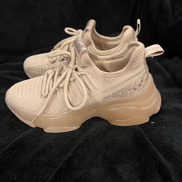 Steve Madden JMaxima Sneaker - Kids' Color Beige Girls Youth Size 2 - Picture 4 of 10